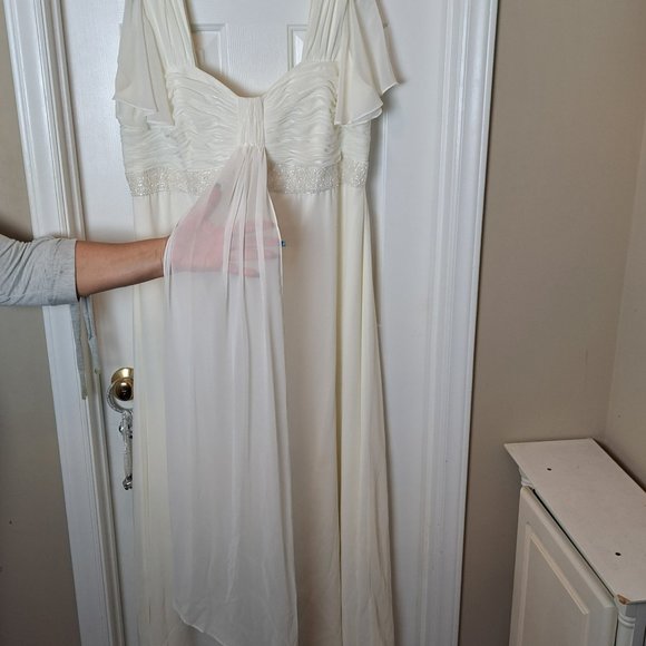 Creme Colored Wedding Dress-Size 20 - Picture 3 of 9